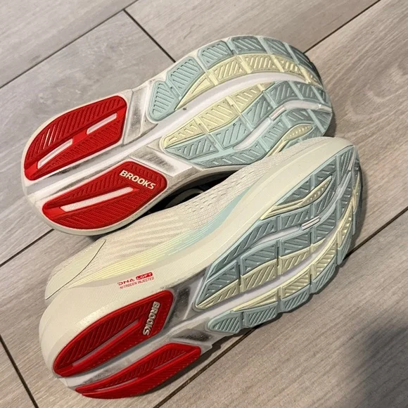 Brooks Women's Ghost Max 3 Running Shoes Size 10 - Picture 6 of 6